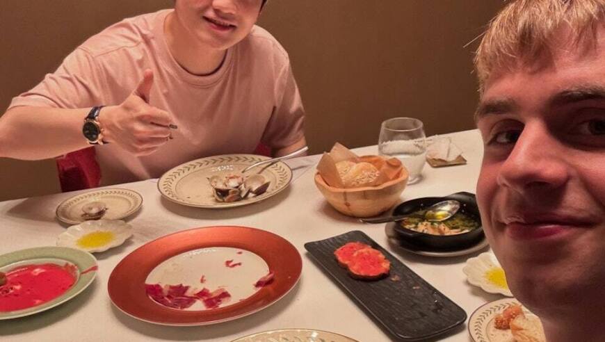 樊振东与波尔共度圣诞，留洋半年场内场外皆精彩