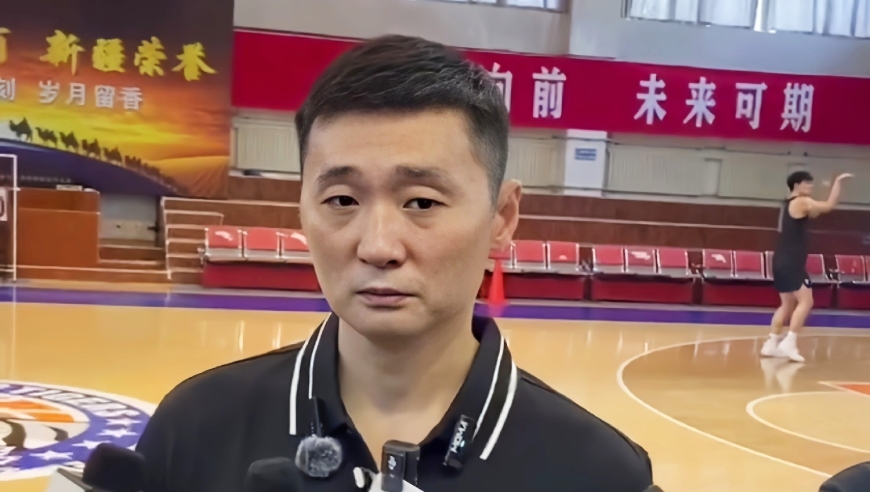 刘炜下课！新疆男篮3胜6负，跌入谷底，主教练背锅意料之中！