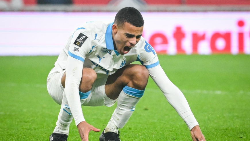 这球进了就神了！格林伍德狂飙80米油炸丸子过人打门偏出，气得跺脚