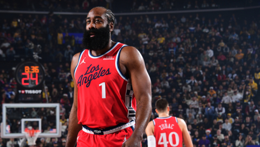 快船拒绝垫底升至倒三！登卡合砍53分祖巴茨伤退 主场迎近50天首胜