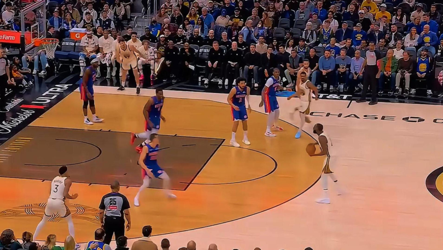 偷了库里的投篮包？库里三分不中+追梦格林连进三分接管勇士对轰活塞