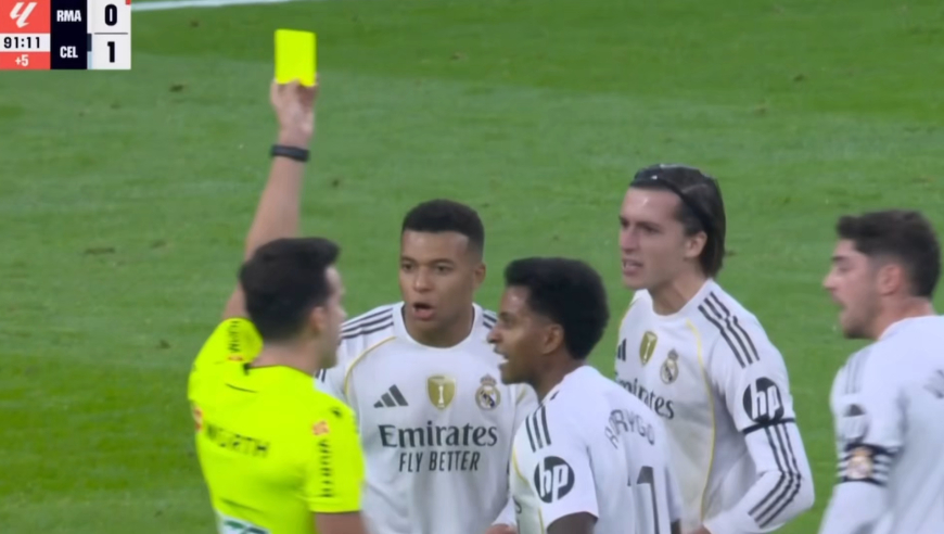 西甲马宁？这一红牌让阿隆索破防，皇马球员仅是抱怨谁抗议谁就吃牌