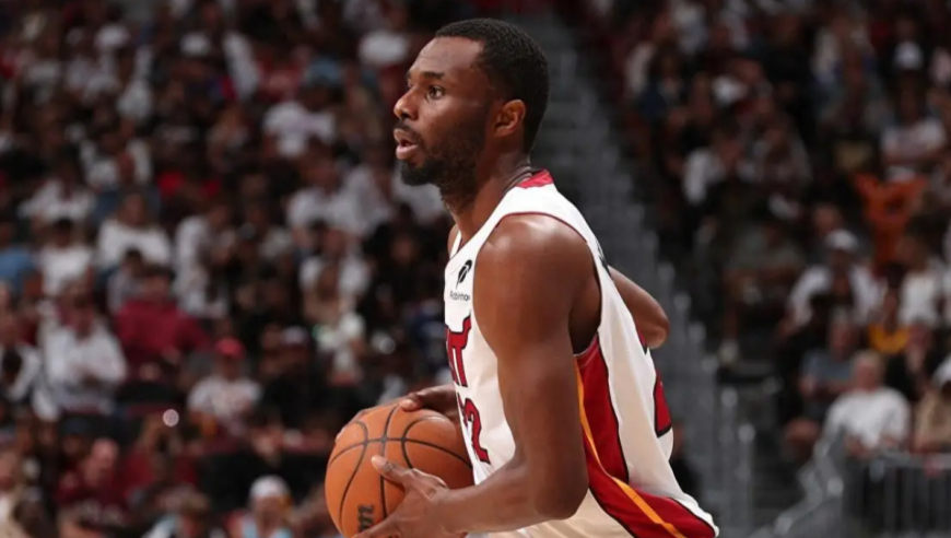 骑士热火加时赛神剧情：米切尔神级三分绝平 维金斯0.4秒反绝杀