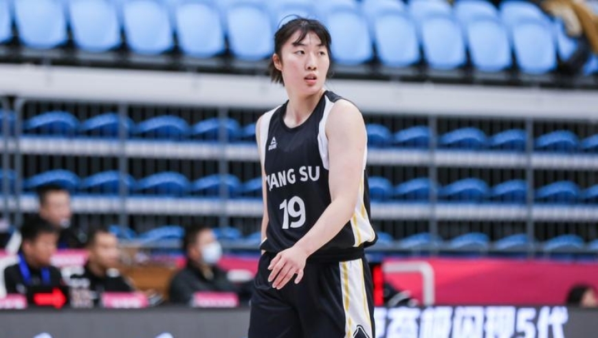 中国女篮23岁1米86“新版李梦”进化：全锦赛两战轰35分+6记三分