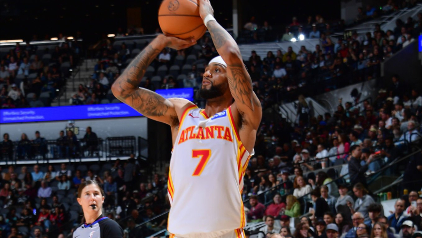 亚历山大表弟也超猛！沃克狂轰38分8三分：两数据均创生涯纪录