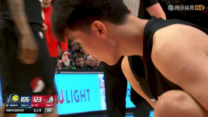 杨瀚森战步行者5分完整回顾：篮下吃饼暴扣2+1和队友兴奋拥抱庆祝