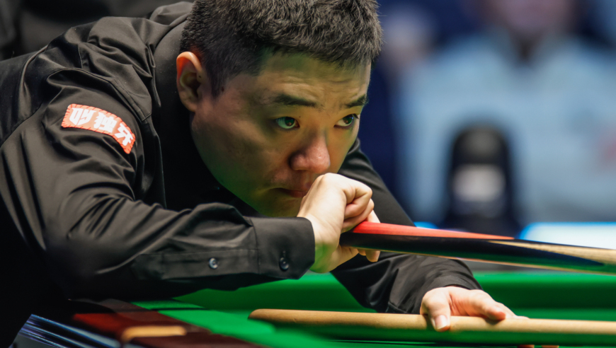 丁俊晖秀翻袋 强行清台轰破百 观众彻底疯狂了