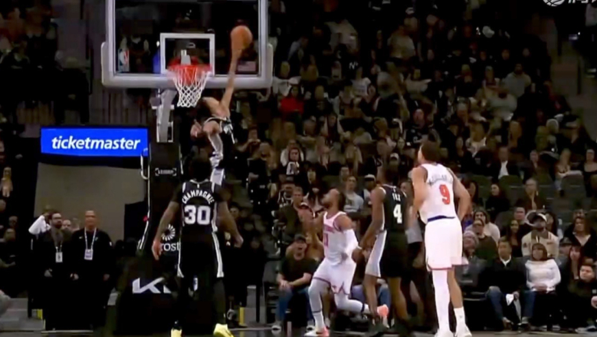 这是什么功夫！文班一人连得9分 飞身摘帽太逆天