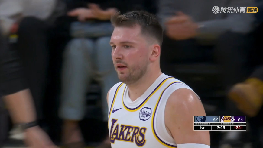 状态回暖！东契奇vs灰熊首节集锦：7中4得15分 频频造犯规