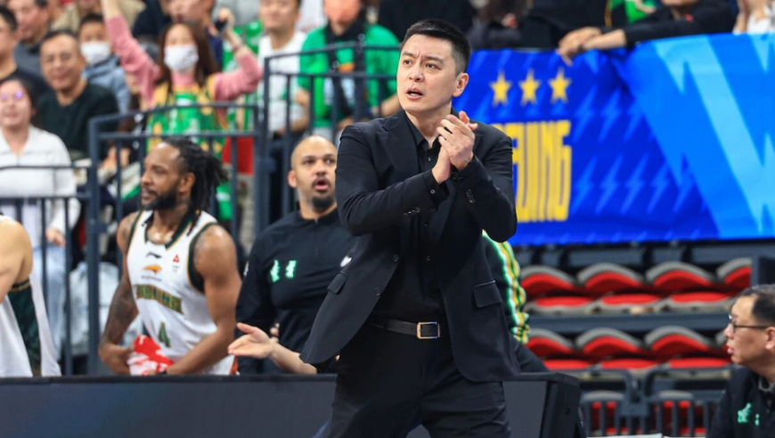 辽篮助教：杨鸣被驱逐我们也摸不着头脑 北京连续站着罚球得分