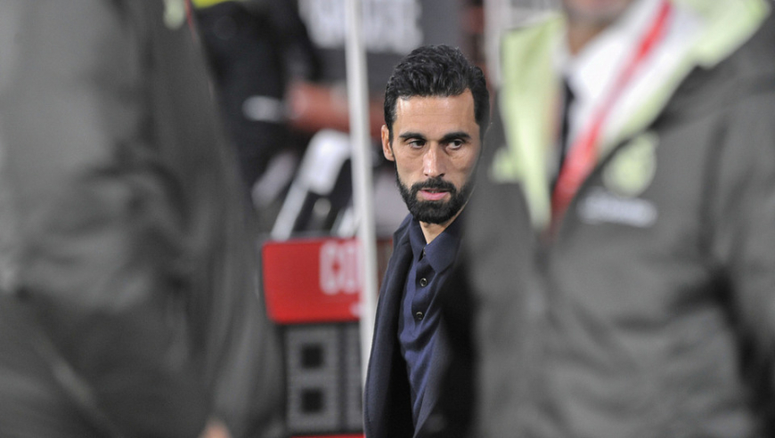 老佛爷脸疼？解雇阿隆索2天后，皇马创5年新耻！42岁新帅茫然插兜