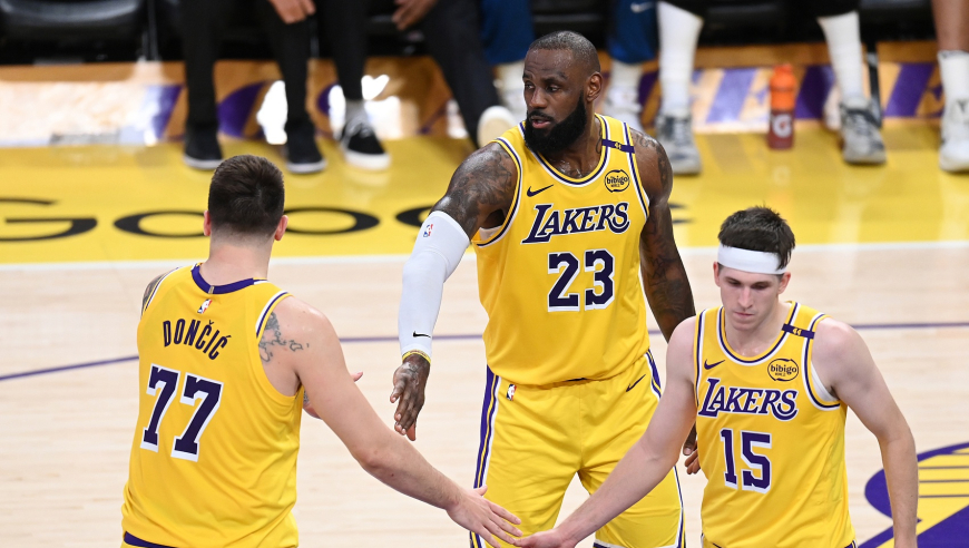5连胜湖人爆冷狂输20分！雷迪克赛后挑明败因 詹姆斯是时候回归了