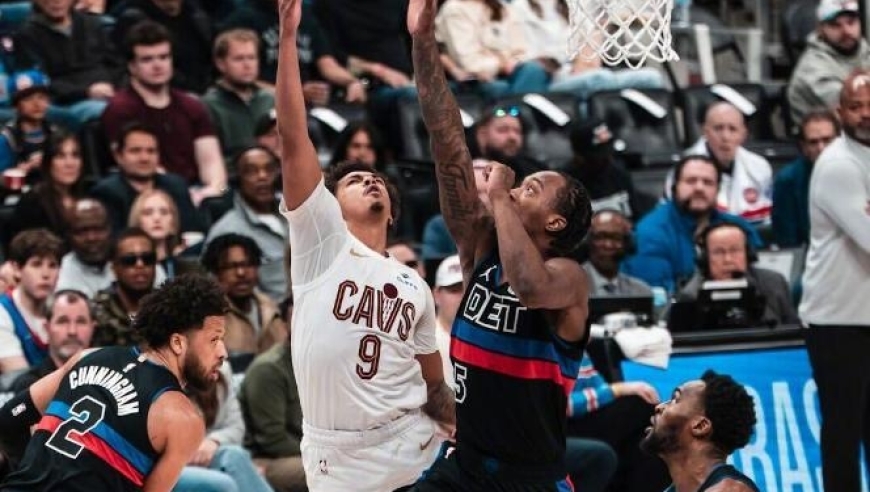 坎宁安准三双完爆哈登替身，杜伦33+16+3封盖，活塞加时险胜骑士