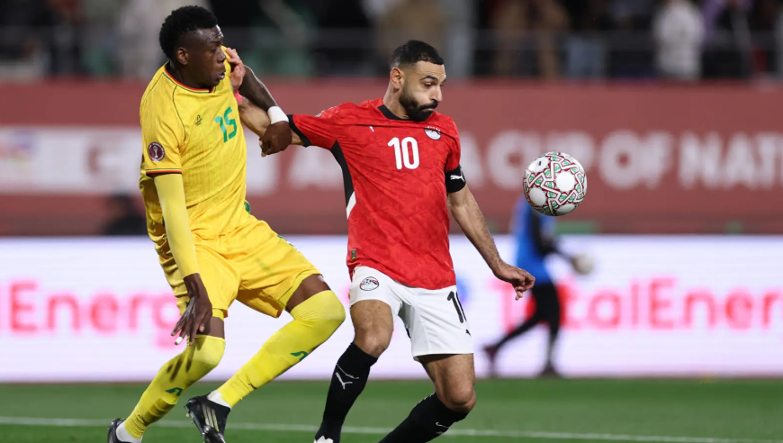 足坛同夜五佳球：萨拉赫背身单打PK西甲悍将齐祖式天外飞仙