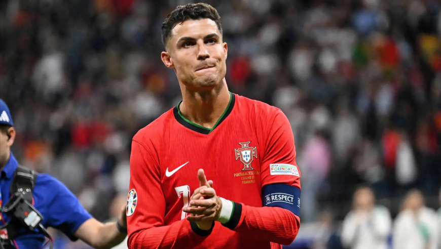 FIFA要干啥？连出两张海报嘲讽C罗，梅西占据C位