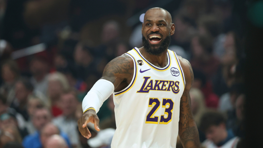 Top时刻｜19日十佳球：杜兰特里程碑老詹追帽 杨瀚森惨遭隔扣