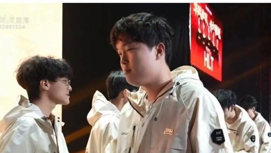 Bin割双眼皮后近照曝光，有一股媚态