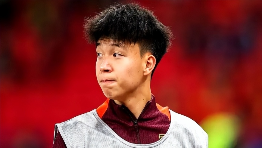 大喜讯！王钰栋遭5家德国球队疯抢，留洋新标杆，能复制杨晨当年之高光吗？