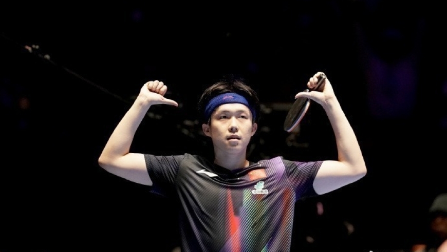 王楚钦谈力克张本智和：决赛前紧张到失眠手抖 第一局发球手都在抖