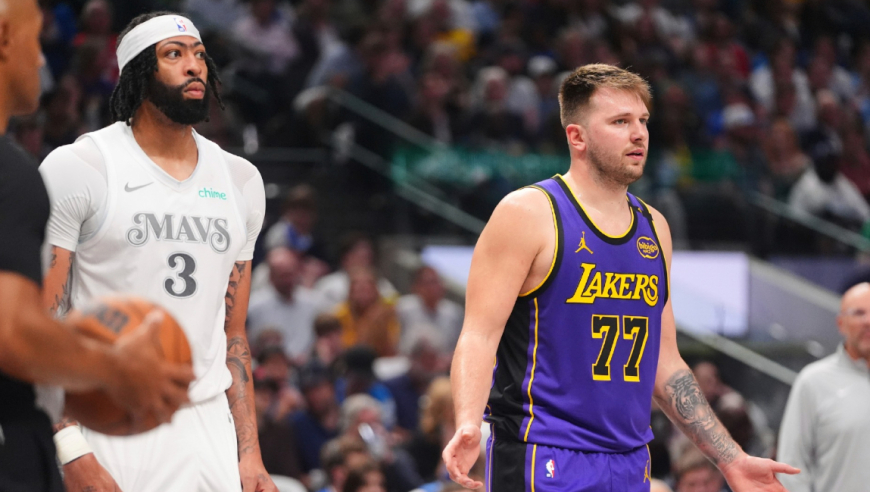 年薪5400万，带队打到西部垫底！一手好牌被打烂，这笔交易真亏大了