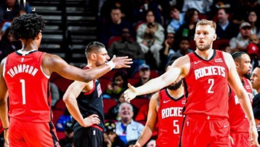 首秀14中10，砍26+11+5！火箭弃将中锋爆发，只拿底薪，远胜申京，斯通不该放走他