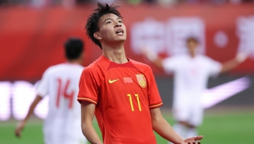 国足生死战首发曝光！伊万或连换6人，王钰栋塞鸟首次先发