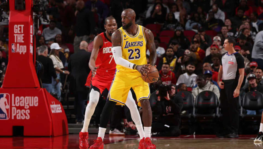 Top时刻 | 17日十佳球：詹皇滑翔空接 杰伦格林战斧劈扣