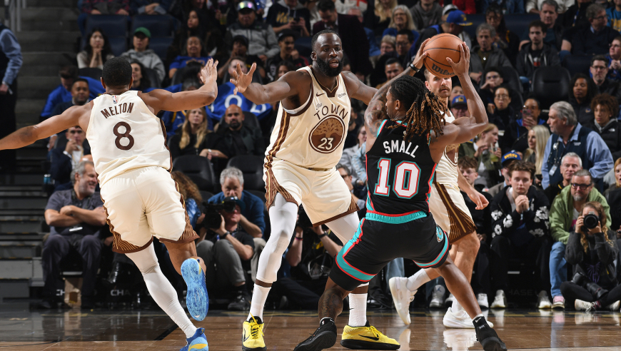 桑托斯16+8准绝杀！勇士17分逆转灰熊 库里伤停全队7人得分上双