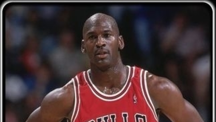 体坛记忆｜一个运动员的退役，威力堪比一场&ldquo;金融地震！&rdquo;就连国家领导人都公开发言挽留，乔丹诠释了自己在体坛独一无二的影响力