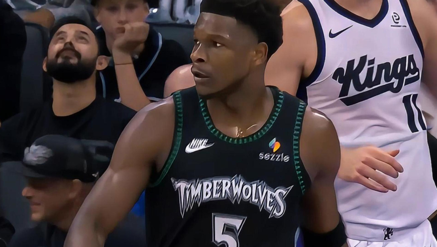 半场就打崩！爱德华兹连中三分助森林狼轰出18-3一波打爆国王