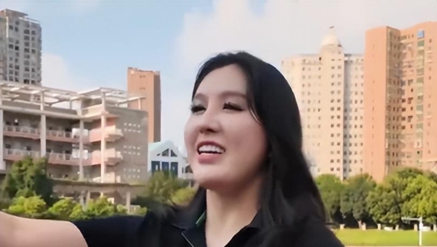 承诺&ldquo;夺冠就给每个人送一辆车&rdquo;的女老板，连夜清空视频