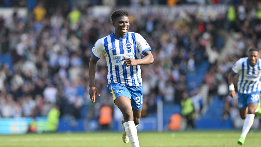 一日英超动向：阿森纳领跑可曼城却追上来了，范戴克比特里如何