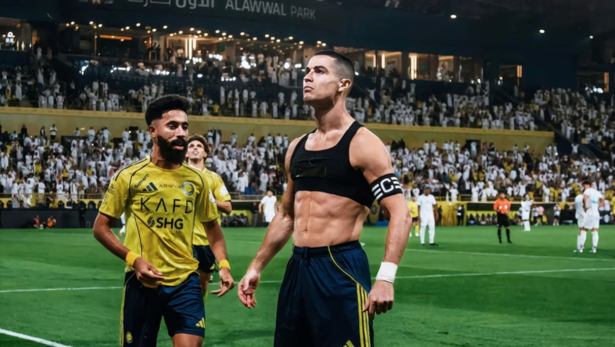 全体起立！请记住这一历史性时刻，第95分10秒，C罗凌空倒钩破门