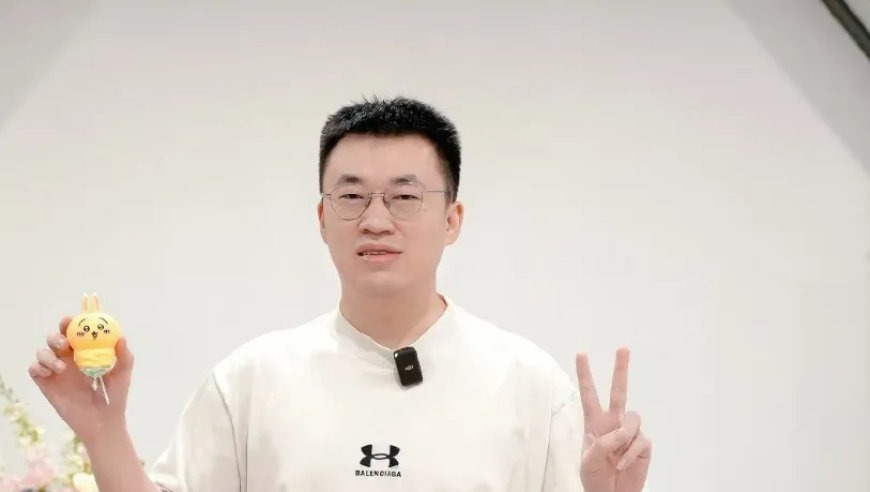 小虎成LPL出场数第一人，解释沙皇连招A兵：大招没设置智能施法