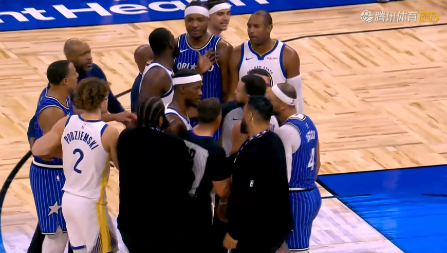 勇士魔术冲突全程！巴特勒篮下抱摔萨格斯 卡特为队友出头双方冲突