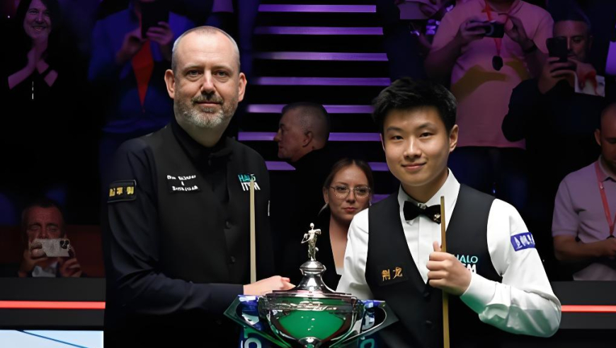 威廉姆斯刁钻开球拖住赛点，赵心童乱局连拼组合球锁定胜局｜体坛名场面