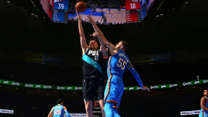 杨瀚森8+4+3生涯得分超周琦！命中首记三分 单打哈滕2+1秀空接暴扣