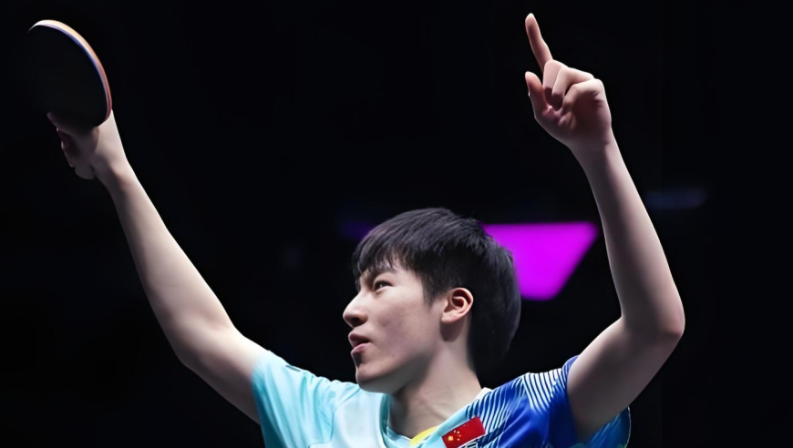 爆冷逆袭！温瑞博让二追四战胜张本智和，国乒新血终结日本王牌｜体坛记忆