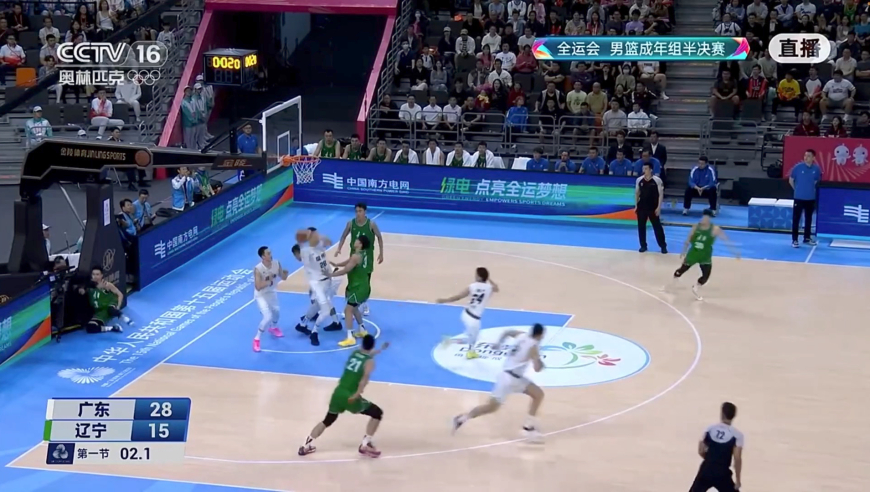 已经被送往了医院！赵继伟受伤画面回顾 恐影响国家队比赛