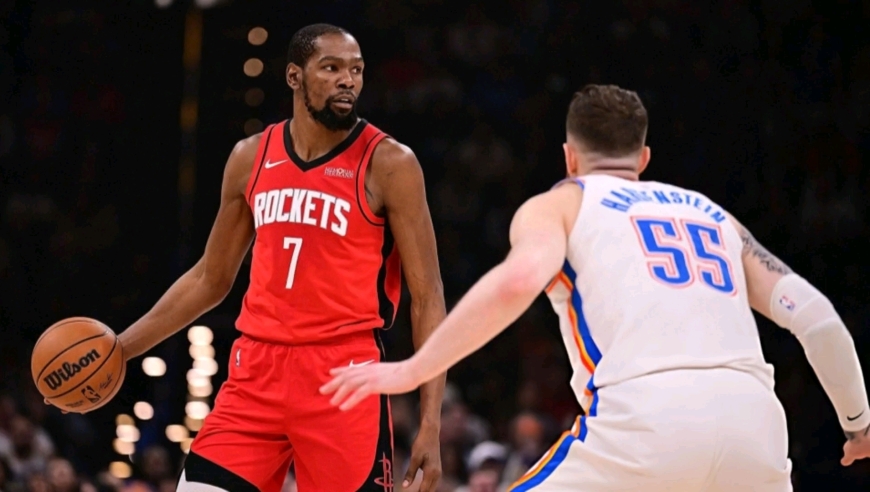 慢镜还原雷霆火箭决胜时刻，杜兰特连续得分定胜局，全队欢呼庆祝