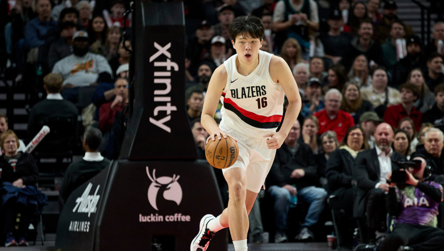 3分3板1助！杨瀚森半场表现合集：再中三分+绝佳妙传夏普三分