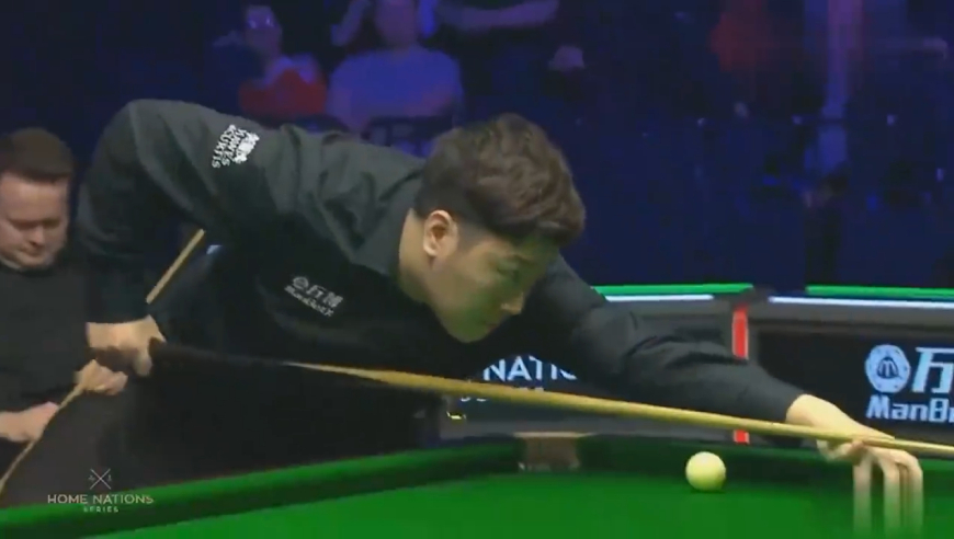 颜丙涛无解斯诺克，幻想大力出奇迹的墨菲，被裁判直言解不到