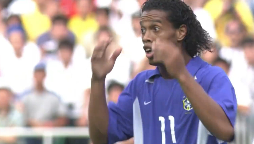 体坛记忆｜罗纳尔迪尼奥的封神之战！ 让最不可能的事情发生了！