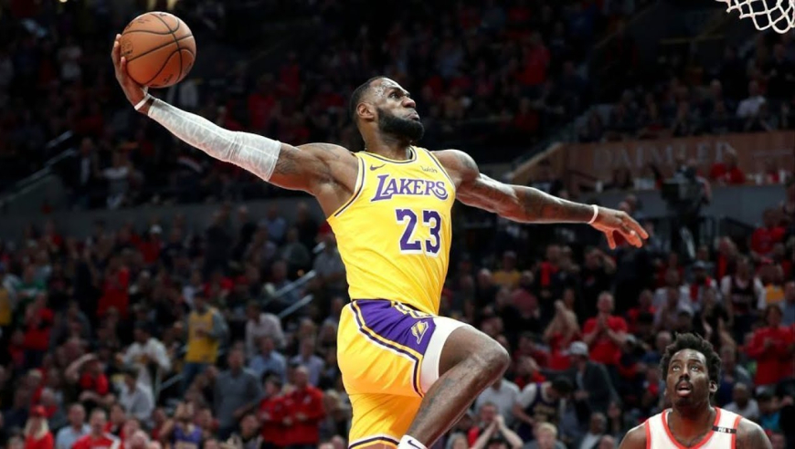 湖人官方上周五佳球：詹姆斯大秀扣篮斯玛特神之一笔 克勒贝尔大爆发