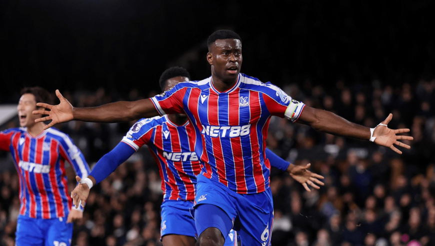 英超尺度真大！慢镜还原水晶宫争议绝杀，对手门将被一把推开