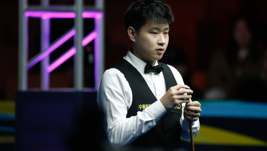 比分48-51 仅剩四颗彩球 赵心童一杆天秀斯诺克绝杀磨王塞尔比