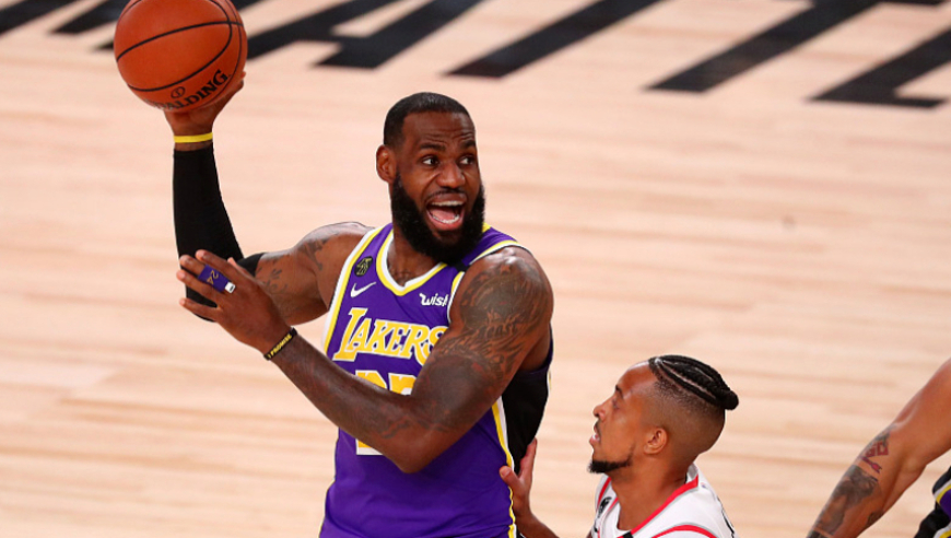 NBA神级预判盘点：詹姆斯不可思议传球 哈登回首掏经典永流传