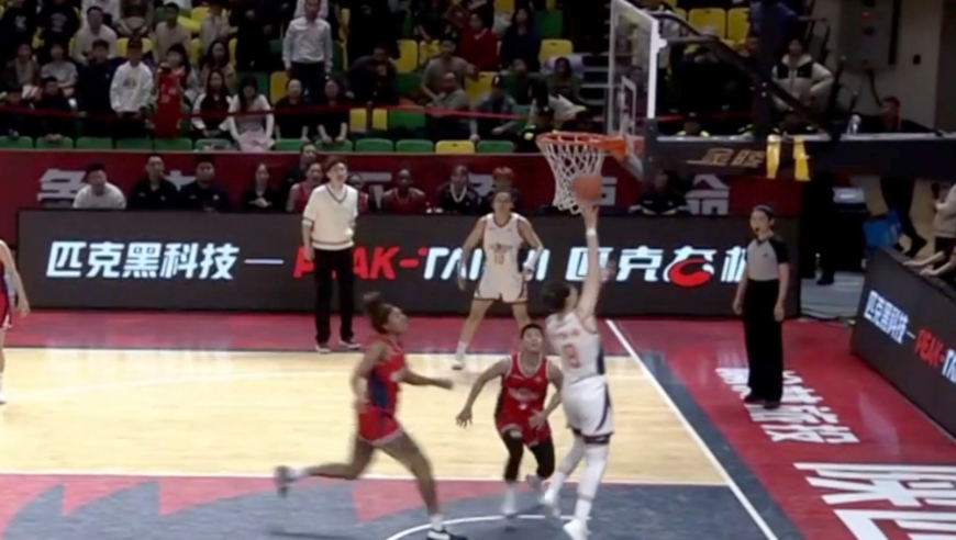 女篮也精彩！新疆女篮边线球神助攻 最后1秒王雪朦压哨绝杀