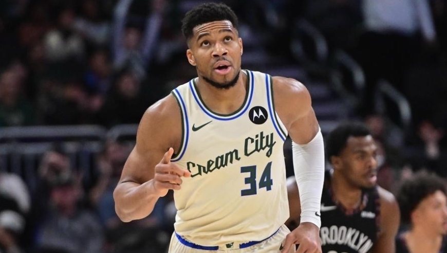 离队倒计时？字母哥删除了与雄鹿有关的大量动态，只保留了夺冠的帖子！