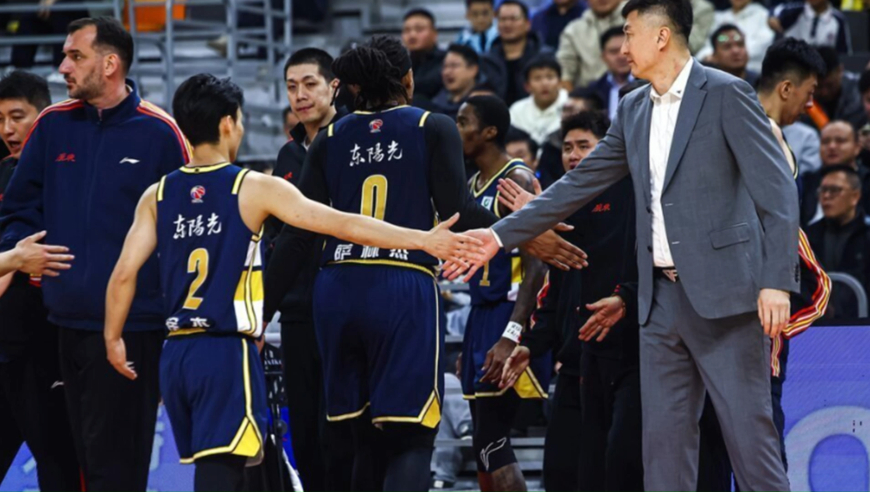 慢镜还原！廖三宁绝杀前80秒，杜锋冲裁判发火和变阵是转折点